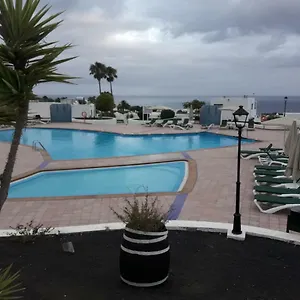 apartamentos-carlota-puerto-del-carmen-lanzarote.puertodelcarmen-hotels.org/